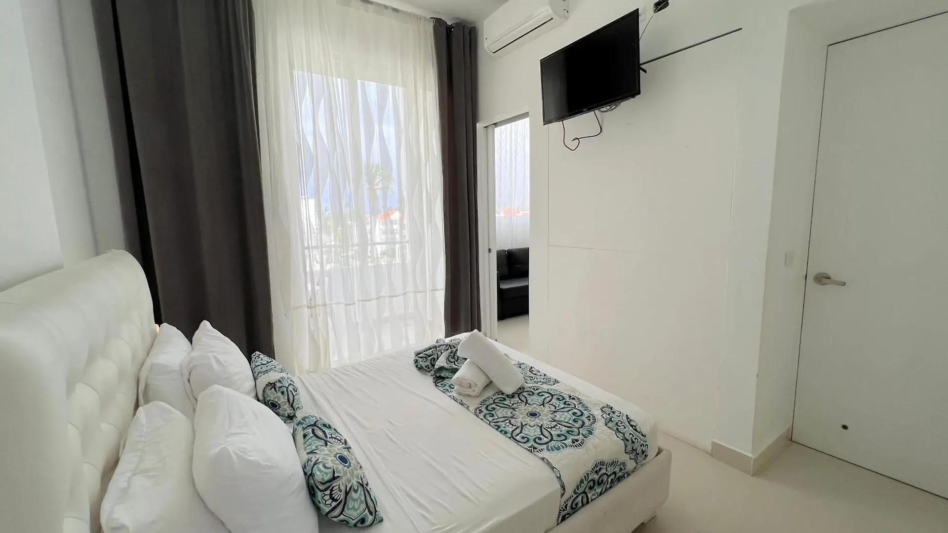 ***** Hotel Caraibico Suites Rooftop Pool & Beach Club Punta Cana Dominican Republic